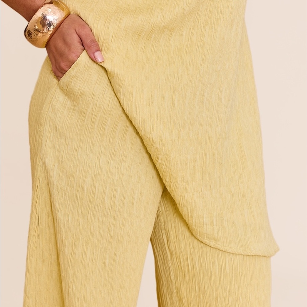 NWT. PLL LEMON BANDEAU ASYMMETRIC DRAPE DETAIL TOP + WIDE LEG PANT SET - Picture 4 of 8